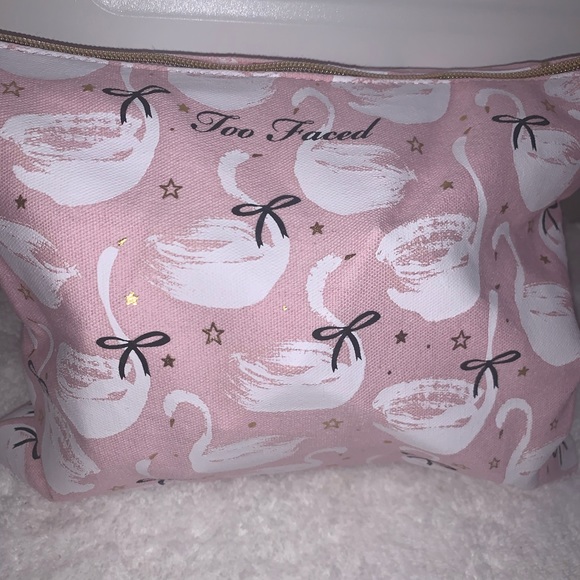 Too Faced Handbags - Too Faced Makeup Bag Too Faced Handbags - Too Faced Makeup Bag